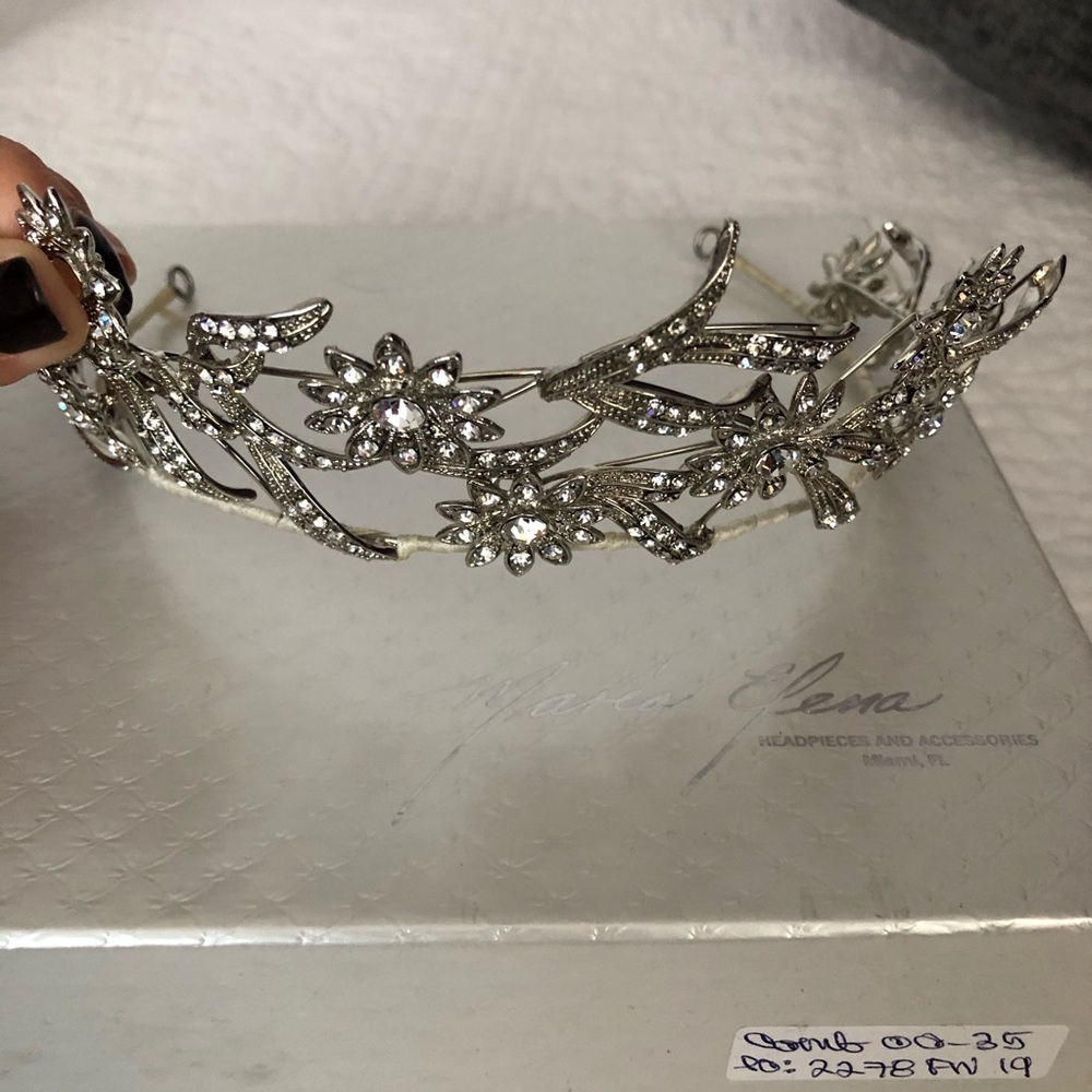 Bridal/quinceañera crown